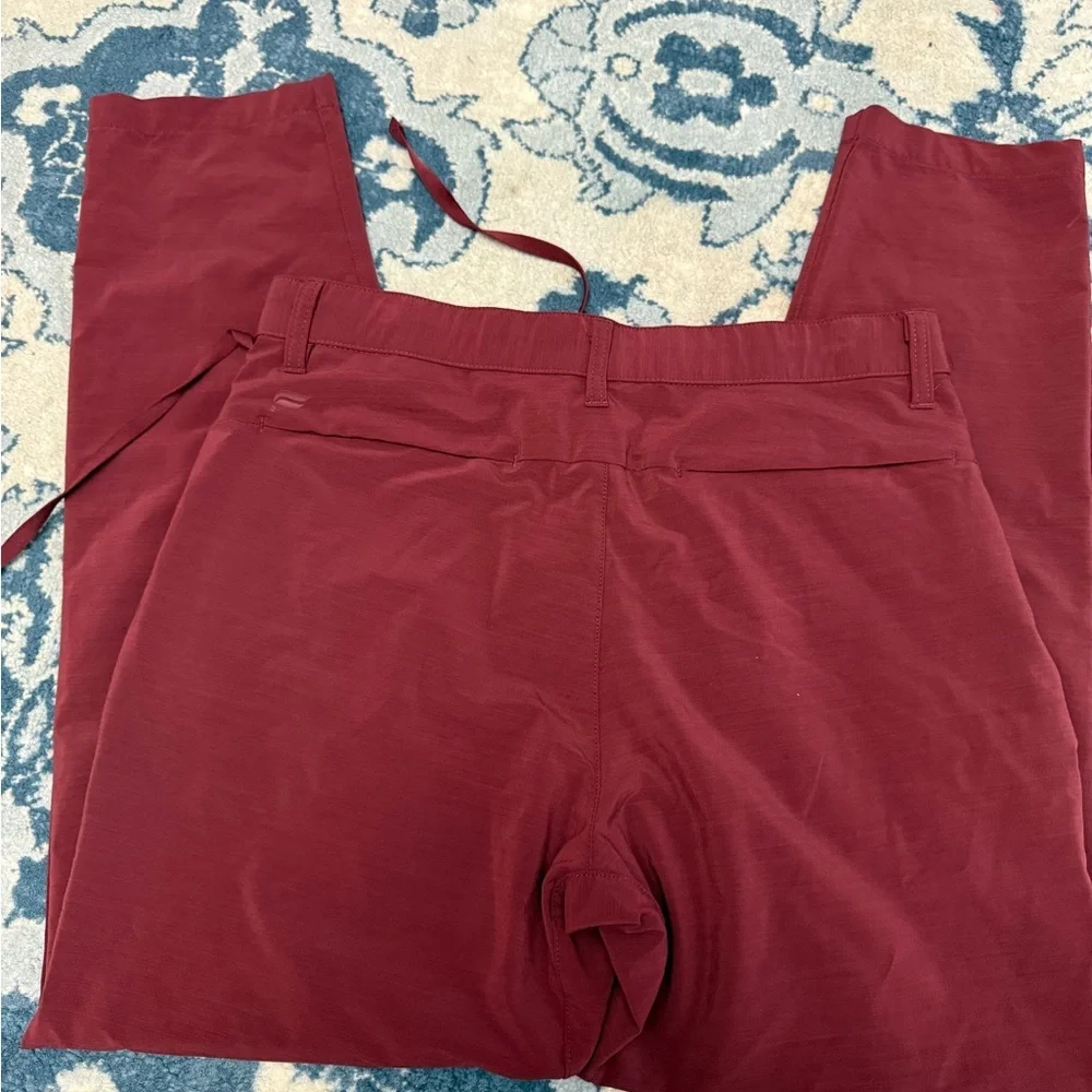 FABLETICS Men's Comfortable Bold Red Chinos Only Pant Classic Fit Size Small